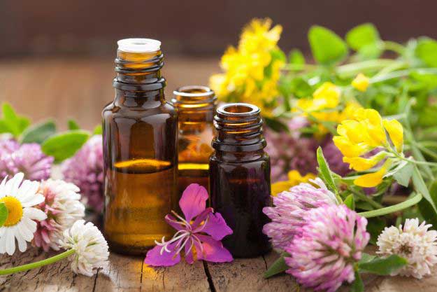 Essential Oils for Depression, Acne, Eczema, Congestion, Stress and More l Homemade Recipes http://homemaderecipes.com/healthy/guide-to-essential-oils-3-part-series