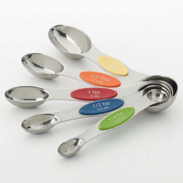 Cute and Unique Set of Measuring Spoons | Homemade Recipes http://homemaderecipes.com/cooking-101/25-must-have-kitchen-utensils