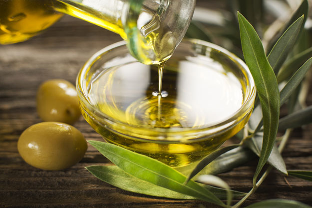 Best Healthiest Cooking Oils - Olive Oil | Homemade Recipes http://homemaderecipes.com/course/breakfast-brunch/best-oil-for-frying