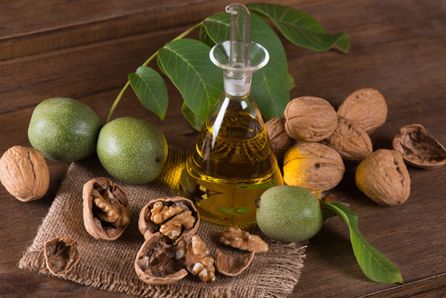 Best Healthiest Cooking Oils - Walnut Oil | Homemade Recipes http://homemaderecipes.com/course/breakfast-brunch/best-oil-for-frying