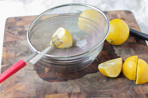 Healthy Homemade Popsicles – Lemon Rosemary | Homemade Recipes http://homemaderecipes.com/healthy/lemon-rosemary-homemade-popsicles