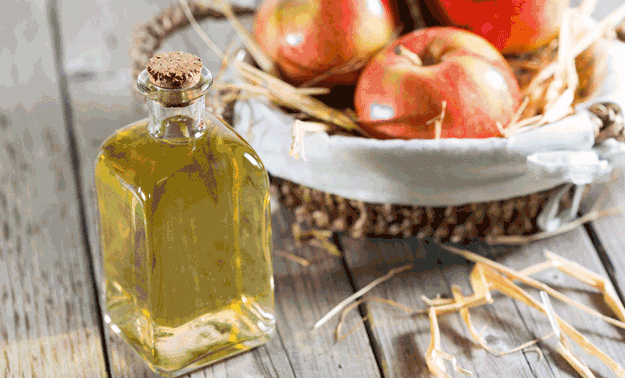 Apple Cider Vinegar with Honey and Turmeric for Acne | Homemade Recipes http://homemaderecipes.com/healthy/11-homemade-face-mask-recipes 