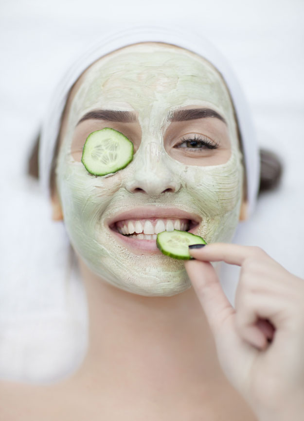 Cucumber and Aloe Vera for Wrinkles | Homemade Recipes //homemaderecipes.com/healthy/11-homemade-face-mask-recipes 