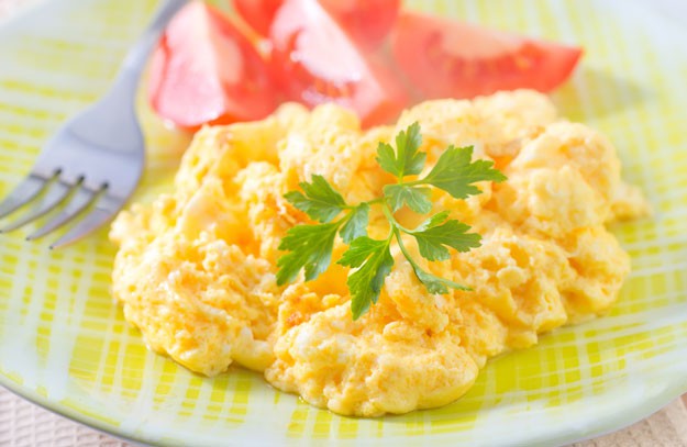 How To Become A Master Chef - Scrambled Eggs Recipe | Homemade Recipes http://homemaderecipes.com/cooking-101/how-to-be-a-master-chef-in-10-days-safe-kitchen