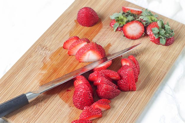 Healthy Homemade Popsicles | Homemade Recipes http://homemaderecipes.com/healthy/how-to-make-strawberry-basil-homemade-popsicles