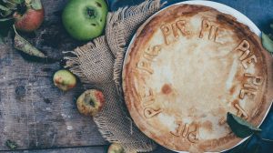 5XZ2SyTOyvQ-baked pie beside green apples-thanksgiving pies look awesome-us-feature