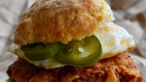 oaPjh0fMsEg-ham and egg burger-jalapeno recipes-us-feature
