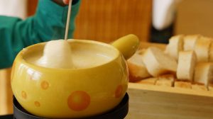 fondue swiss fondue cheese-fondue recipes-pb-feature