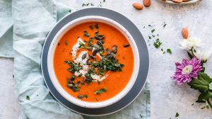 fxJTl_gDh28-soup in bowl-winter comfort foods-us-feature