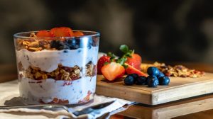 W2d_FskKkpw-strawberries and cookies with cream filled dessert in glass cup-breakfast recipes for kids-us-feature