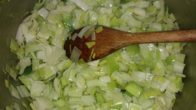 How To Make Leek and Potato Soup 