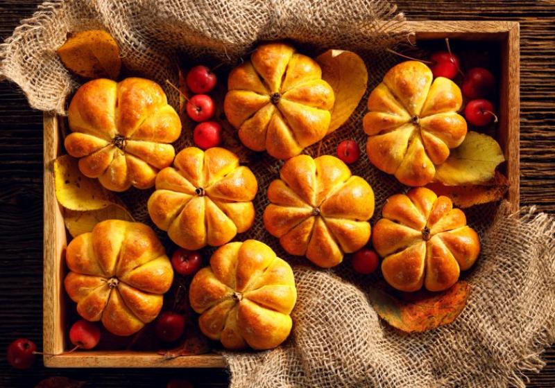 pumpkinshaped pumpkin yeast buns wooden box | sourdough bread recipe