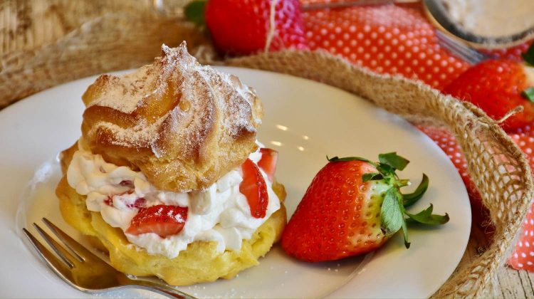bake baked baked goods berry-Cream Puff Fillings-px-feature