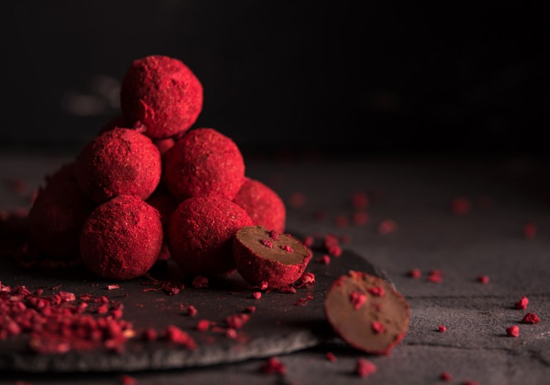 chocolate truffle raspberry powder mood photo | beautiful desserts