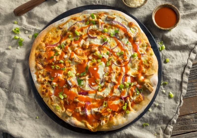homemade buffalo chicken pizza blue cheese | romantic dinner ideas with chicken