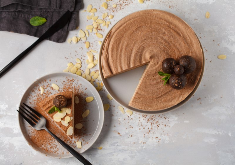 raw vegan chocolate caramel cheesecake balls healthy | french chocolate desserts