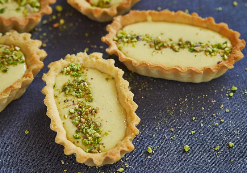 tartalets cream grated pistachio nuts | dinner party desserts to make-ahead