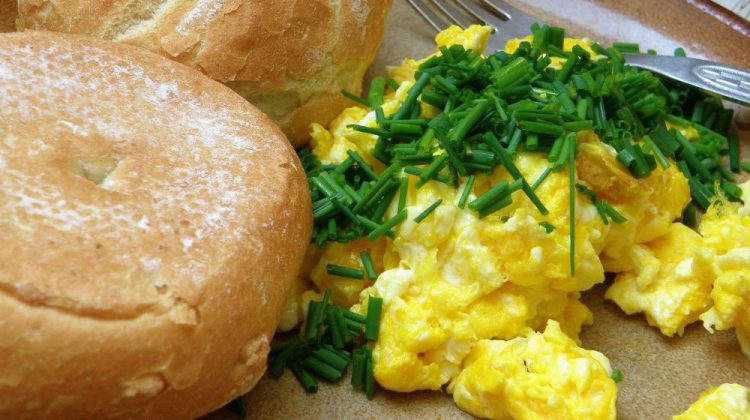 Breakfast scrambled eggs with chives and buns | How To Make Scrambled Eggs Perfectly Each Time | how to scramble eggs | Featured