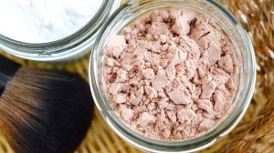 mineral-powder | Natural Homemade Dry Shampoo For Light And Dark Hair | featured