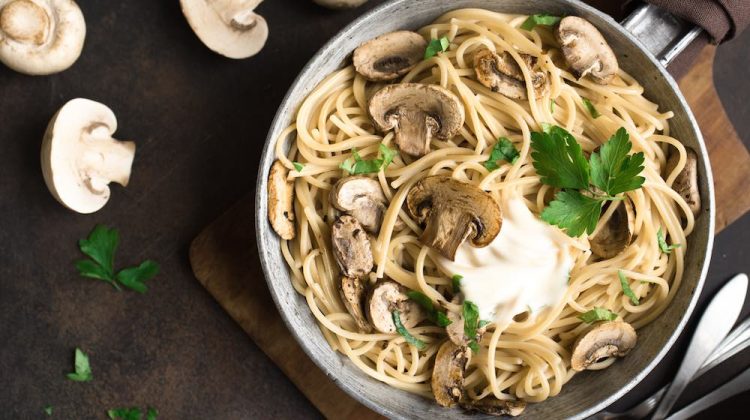 Mushroom Spaghetti Pasta and cream sauce on rustic background | Healthy Vegan One Pot Meals You Can Easily Make | one pot vegetarian recipes | featured