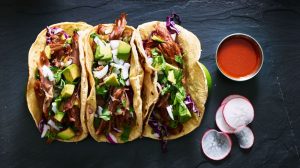 tacos and sauce | How To Create A Homemade Taco Sauce Like Taco Bell | featured