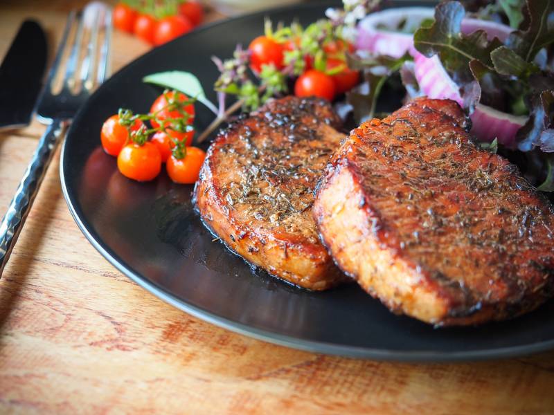 well-done-grilled-pork-chop-steak | pork recipe