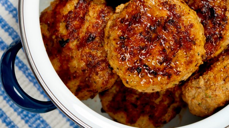 freshly cooked sausage patties | Low Carb Turkey Sausage Patties | Featured