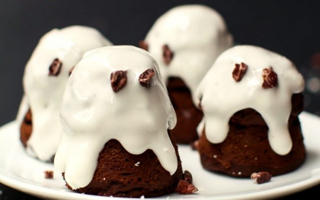 Dark Chocolate Coconut Ghosts | Healthy Homemade Halloween Candy Recipes