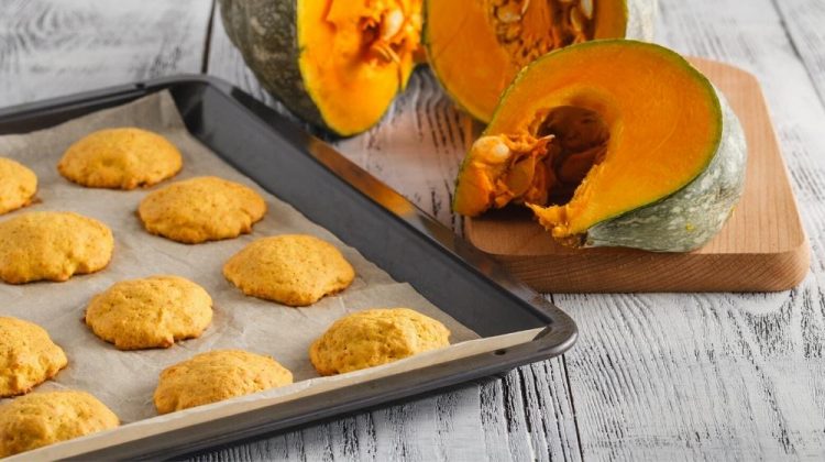 pumpkin cookies on halloween | Irresistible Pumpkin Spice Cookies For The Perfect Fall Snack | Featured | homemade cookies