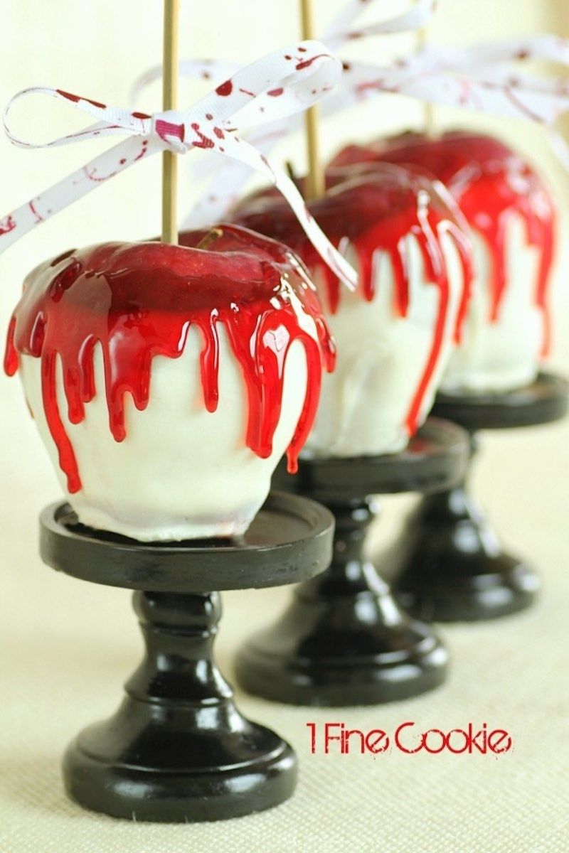 Bloody Candy Apples | halloween food ideas