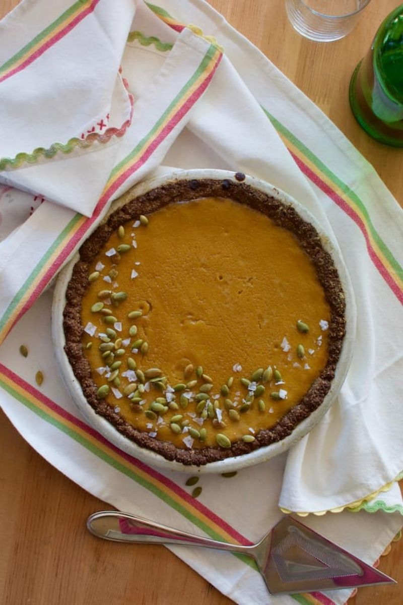 Dairy-Free Pumpkin Pie with Pepita-Gingersnap Crust | pumpkin seed recipe salty