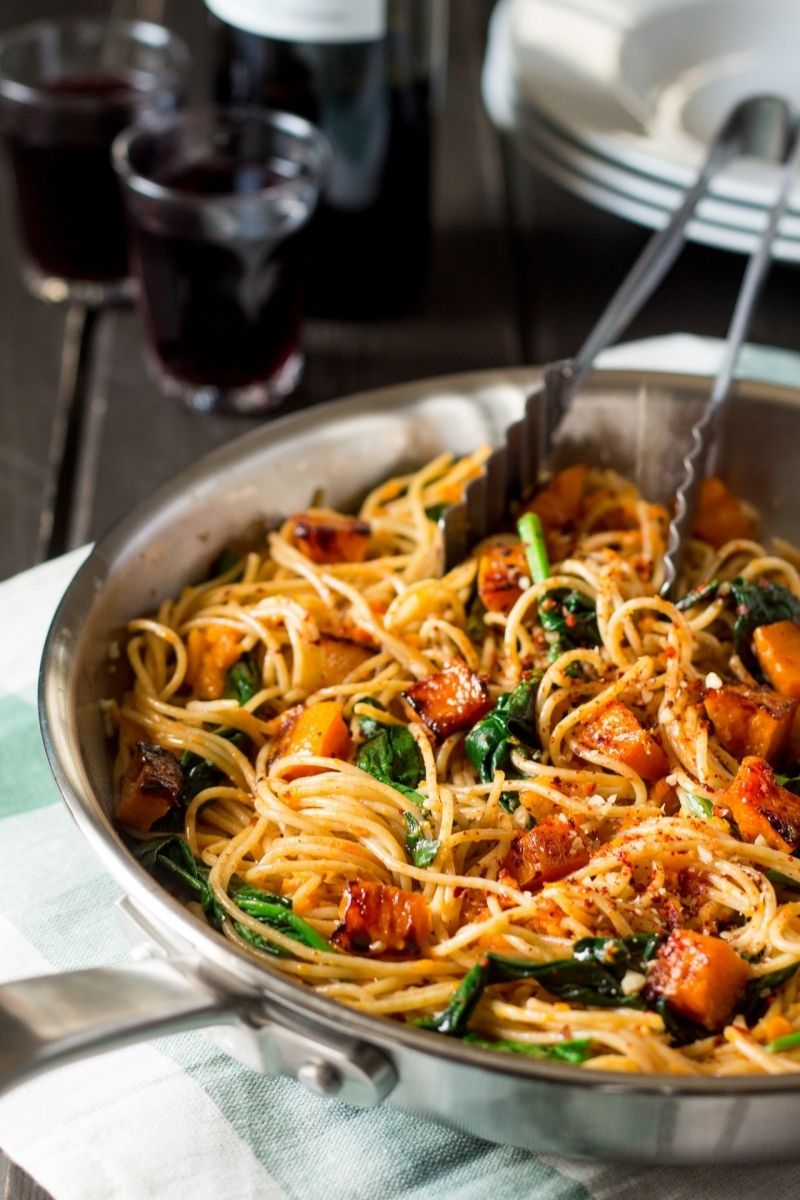 Pumpkin, Spinach, and Walnut Spaghetti | easy healthy fall recipes