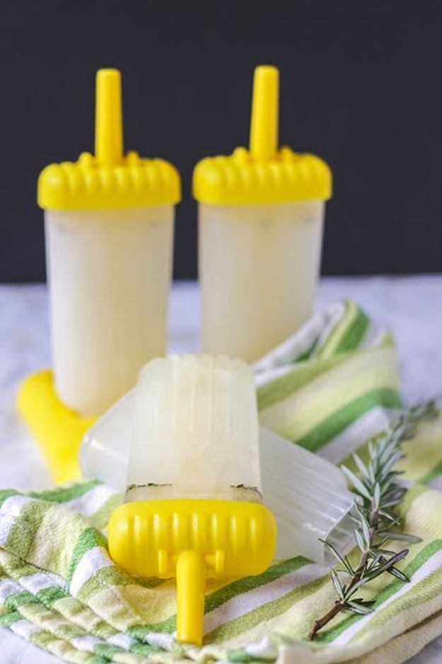 Healthy Homemade Popsicles – Lemon Rosemary | Homemade Recipes https://homemaderecipes.com/healthy/lemon-rosemary-homemade-popsicles
