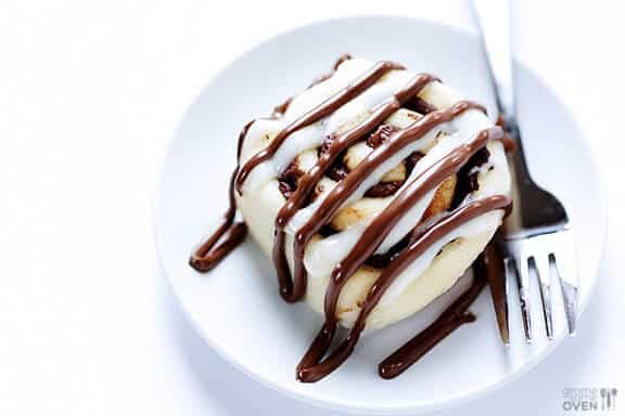 Nutella Cinnamon Rolls | https://homemaderecipes.com/entertaining/14-nutella-recipes/