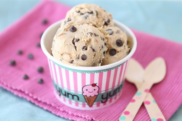 Cookie Dough Frozen Yogurt | Homemade Frozen Yogurt Recipes for a Real Treat Cookie Dough Frozen Yogurt | Homemade Frozen Yogurt Recipes for a Real Treat